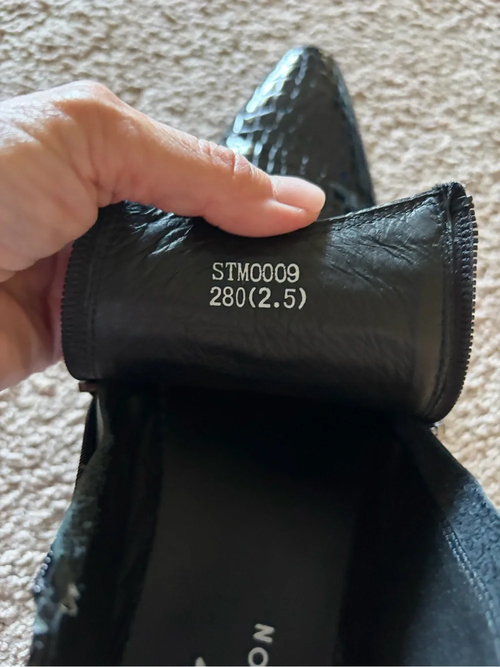 Santimon Men's Black Patent Croc-Embossed Leather Chelsea Boots